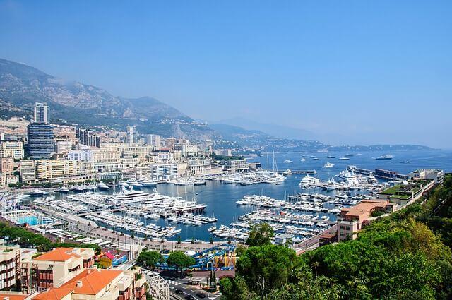 Monaco wie man es kennt. Blick zum Hafen.